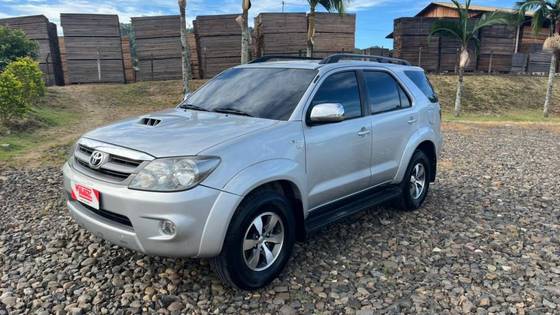 TOYOTA HILUX SW4 3.0 SRV 4X4 16V TURBO INTERCOOLER DIESEL 4P MANUAL